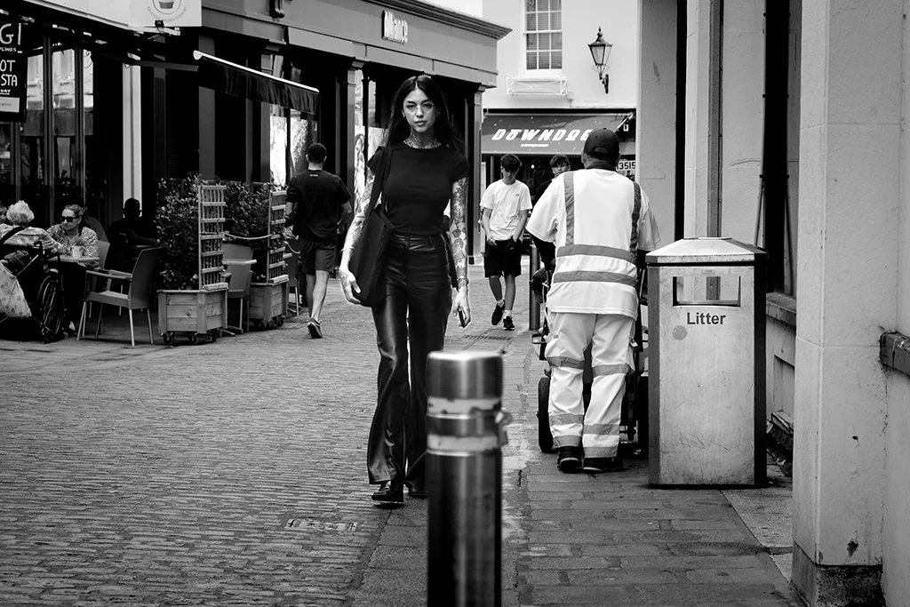 Scène de rue à Saint-Hélier sur l’île de Jersey, photographie de Pablo Arce